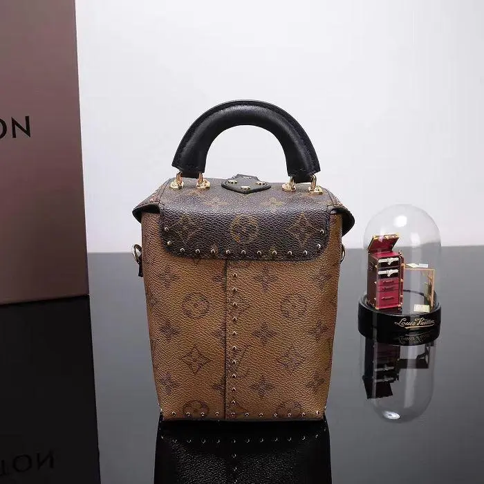 f w 2016 limited monogram canvas camera box m42999 3 f w 2016 limited monogram canvas camera box m42999 3
