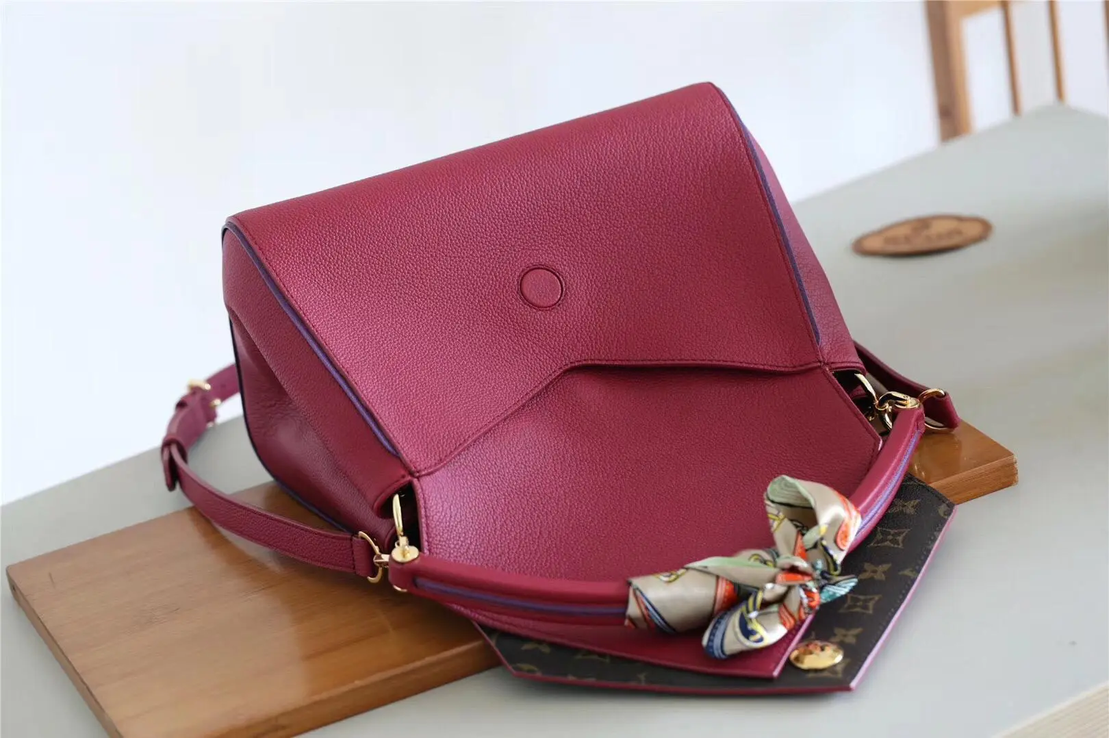 fall winter 2018 double v lie de vin m51766 4