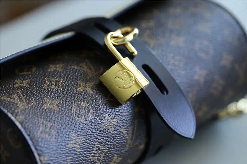fall winter 2018 glasses case banane m44158 8 fall winter 2018 glasses case banane m44158 8