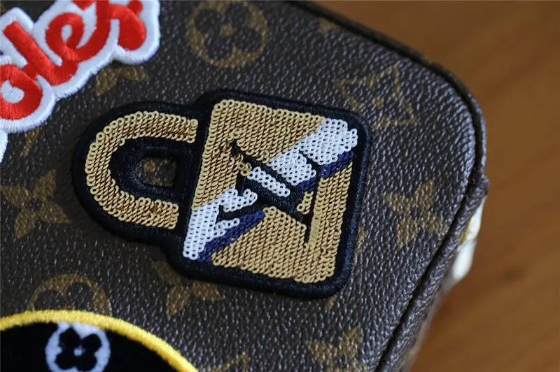 fall winter 2018 lv stories box n40048 8