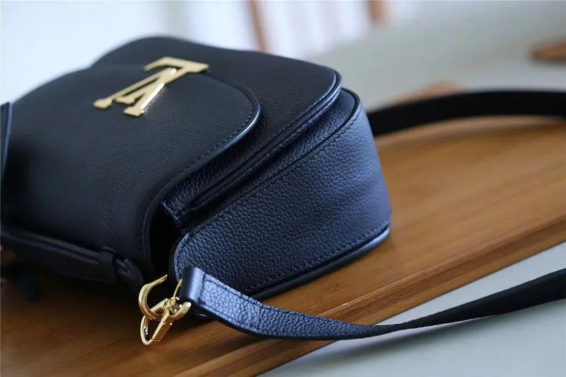fall winter 2018 neo vivienne black m54057 5