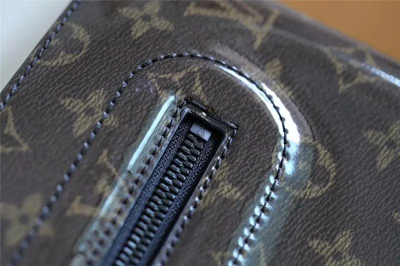 fall winter 2018 pochette cosmos monogram glaze m63271 8 fall winter 2018 pochette cosmos monogram glaze m63271 8