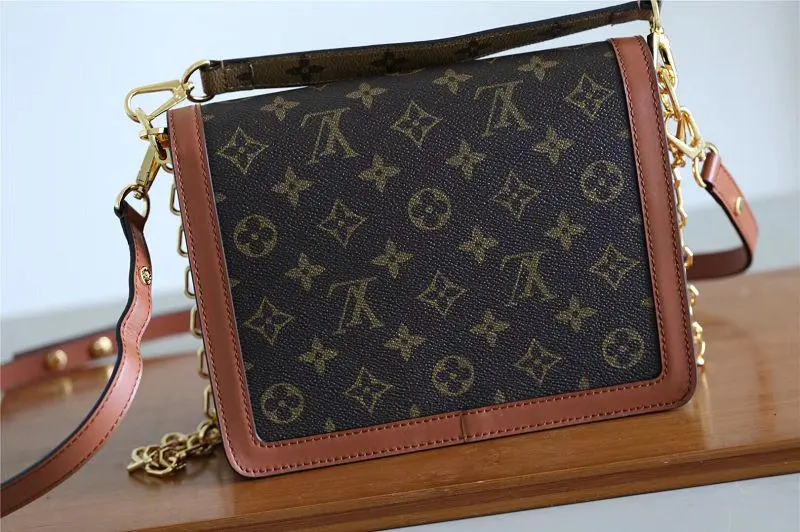 fall winter 2018 premium pochette metis monogram canvas m43565 3