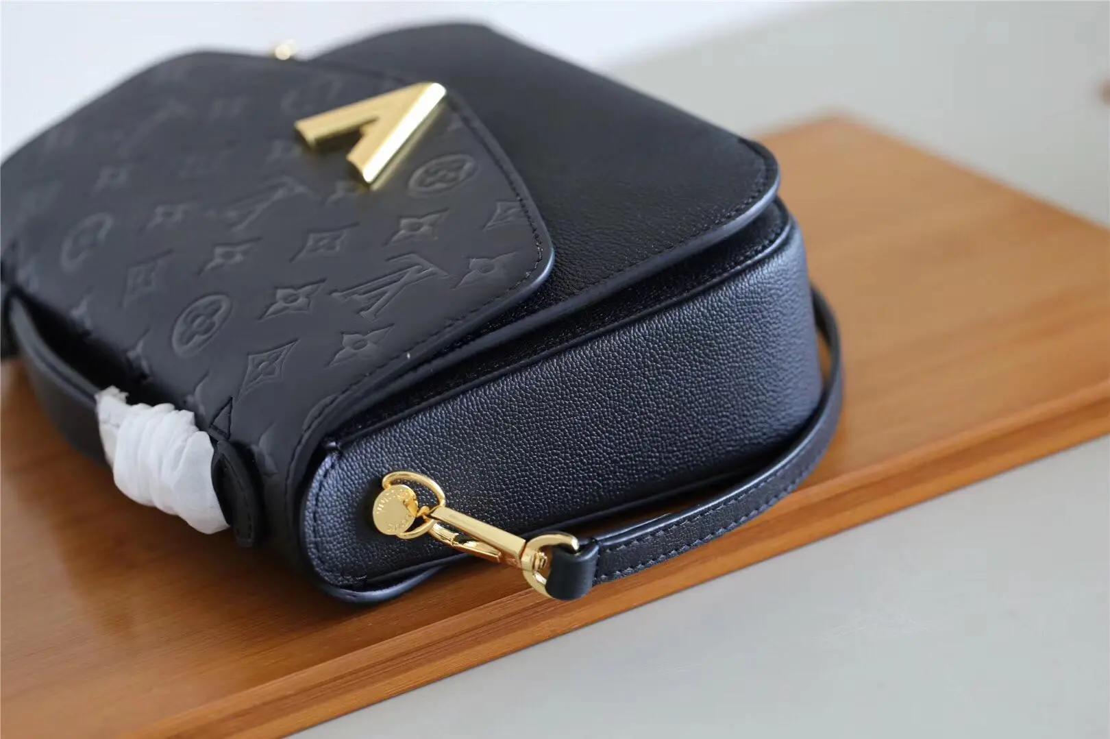 fall winter 2018 very messenger black m53382 5