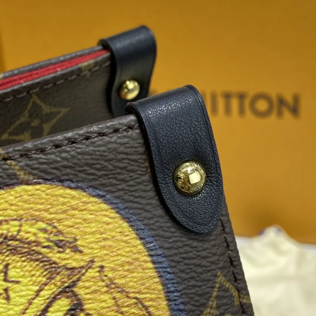 fall winter 2021 monogram cameo onthego mm tote bag m59245 2 fall winter 2021 monogram cameo onthego mm tote bag m59245 2