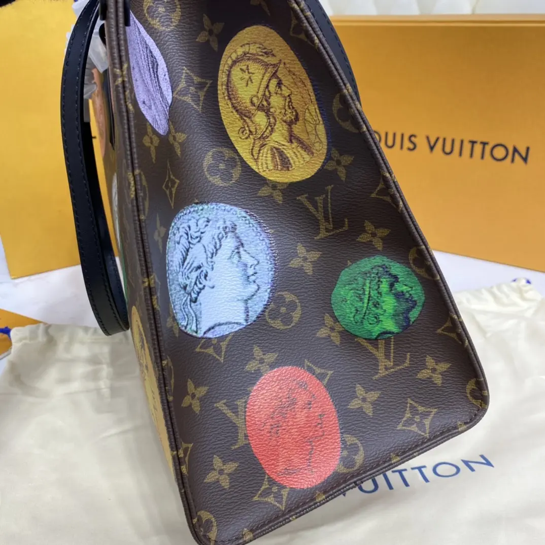 fall winter 2021 monogram cameo onthego mm tote bag m59245 8 fall winter 2021 monogram cameo onthego mm tote bag m59245 8