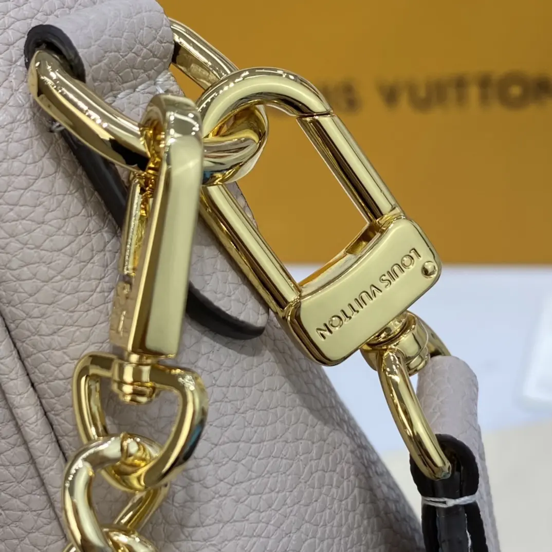 grained calf leather lockme tender m58554 6