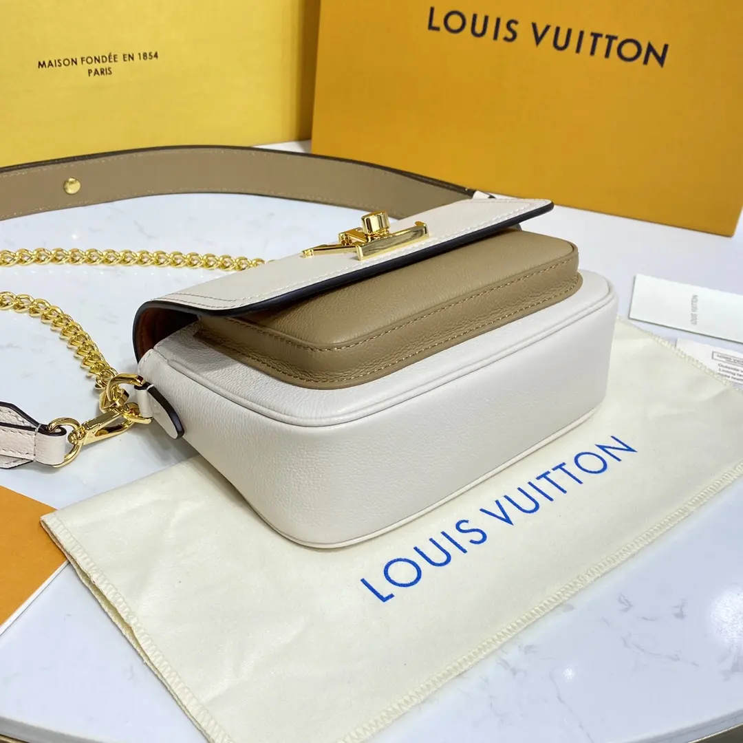 grained calf leather lockme tender m59733 6