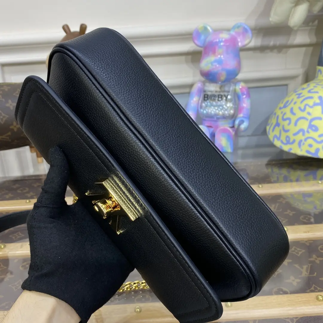 lockme chain bag east west m22303 3