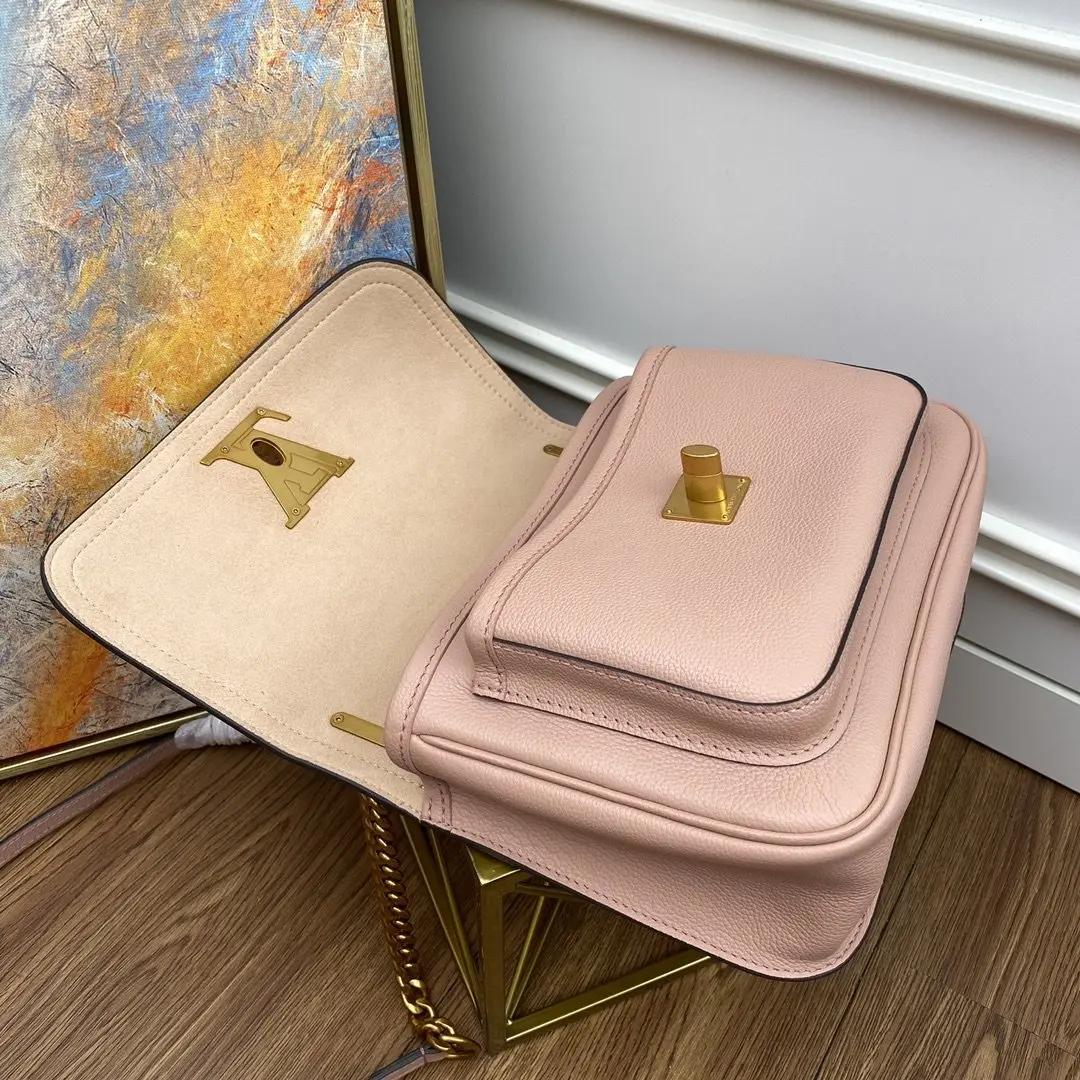lockme chain pm rose des sables pink m57071 9 lockme chain pm rose des sables pink m57071 9