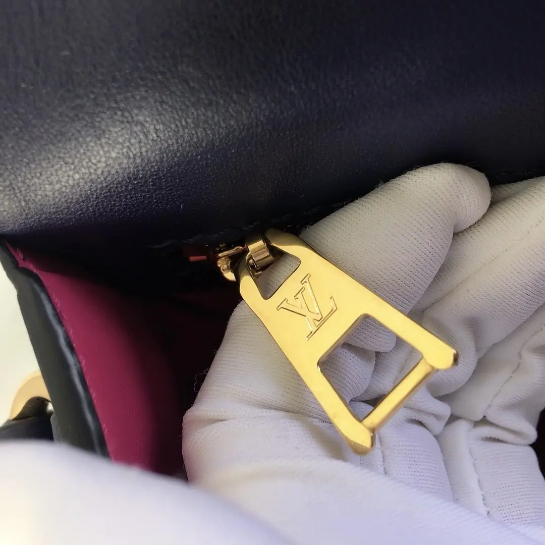 lv circle lv pont 9 blue m56454 8 lv circle lv pont 9 blue m56454 8