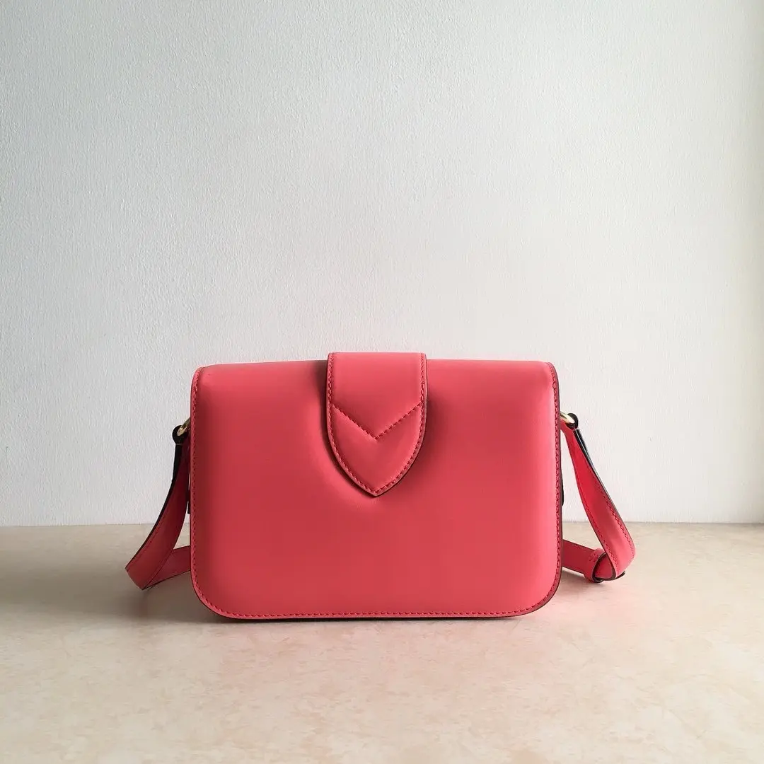 lv circle lv pont 9 dahlia pink m55949 7 lv circle lv pont 9 dahlia pink m55949 7
