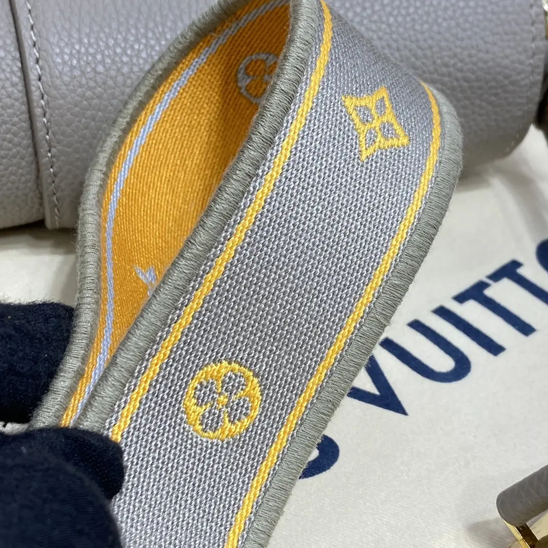 lv circle lv pont 9 soft pm handbag m58728 3