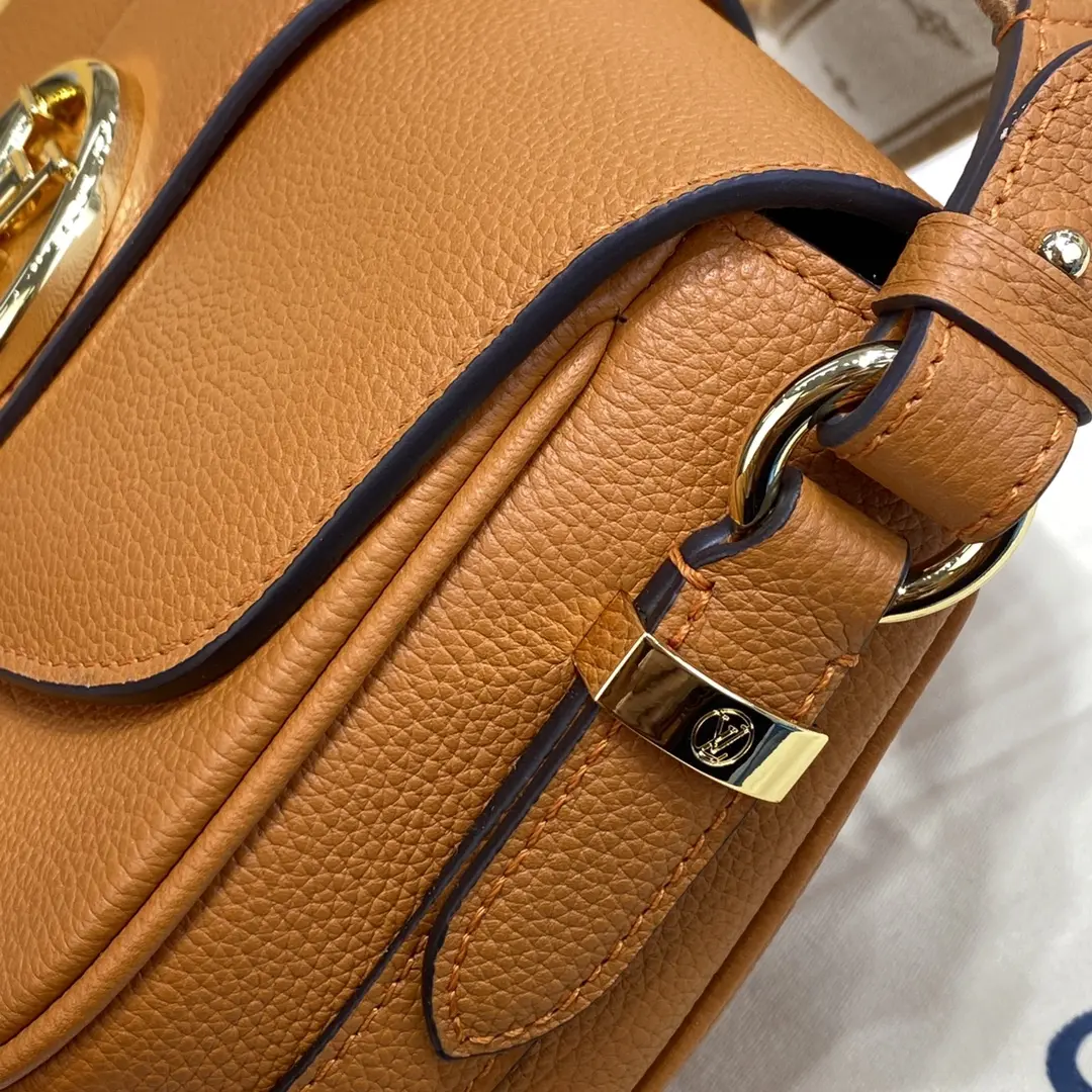 lv circle lv pont 9 soft pm handbag m58729 6