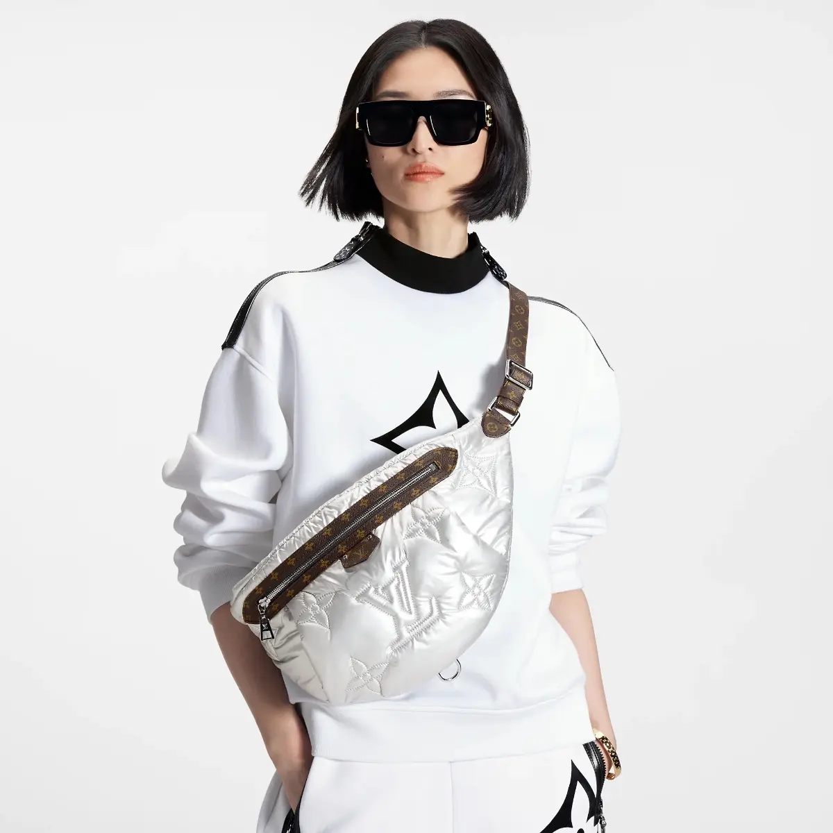 lv pillow maxi bumbag m20971 2