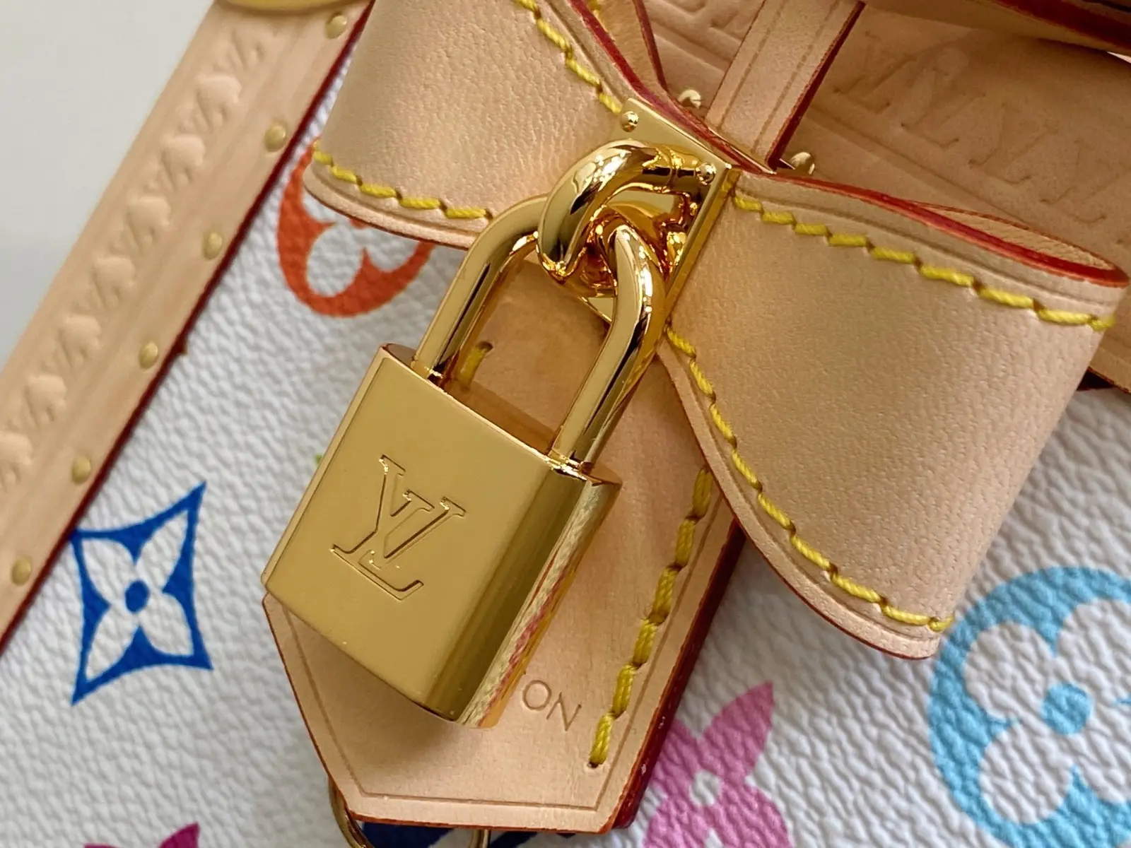 lv x tm petite valise m13125 8 lv x tm petite valise m13125 8