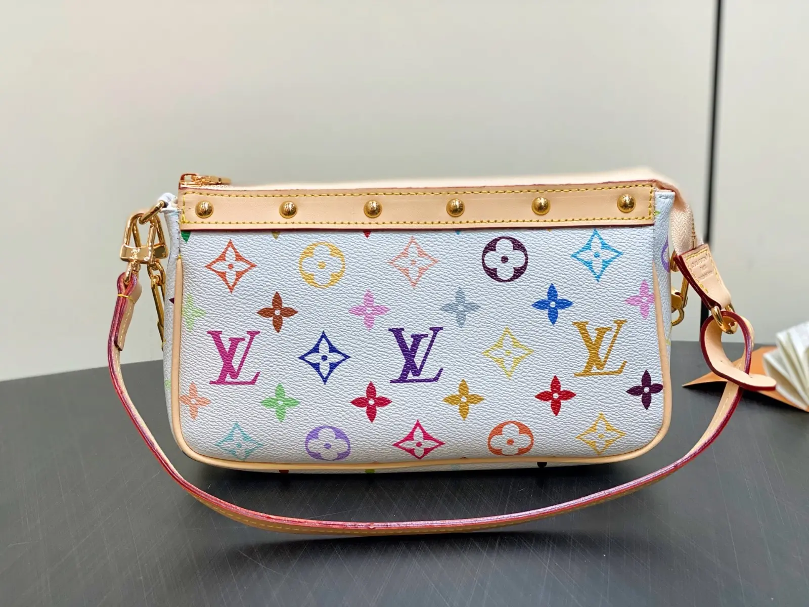 lv x tm pochette accessoires m13404 7 lv x tm pochette accessoires m13404 7