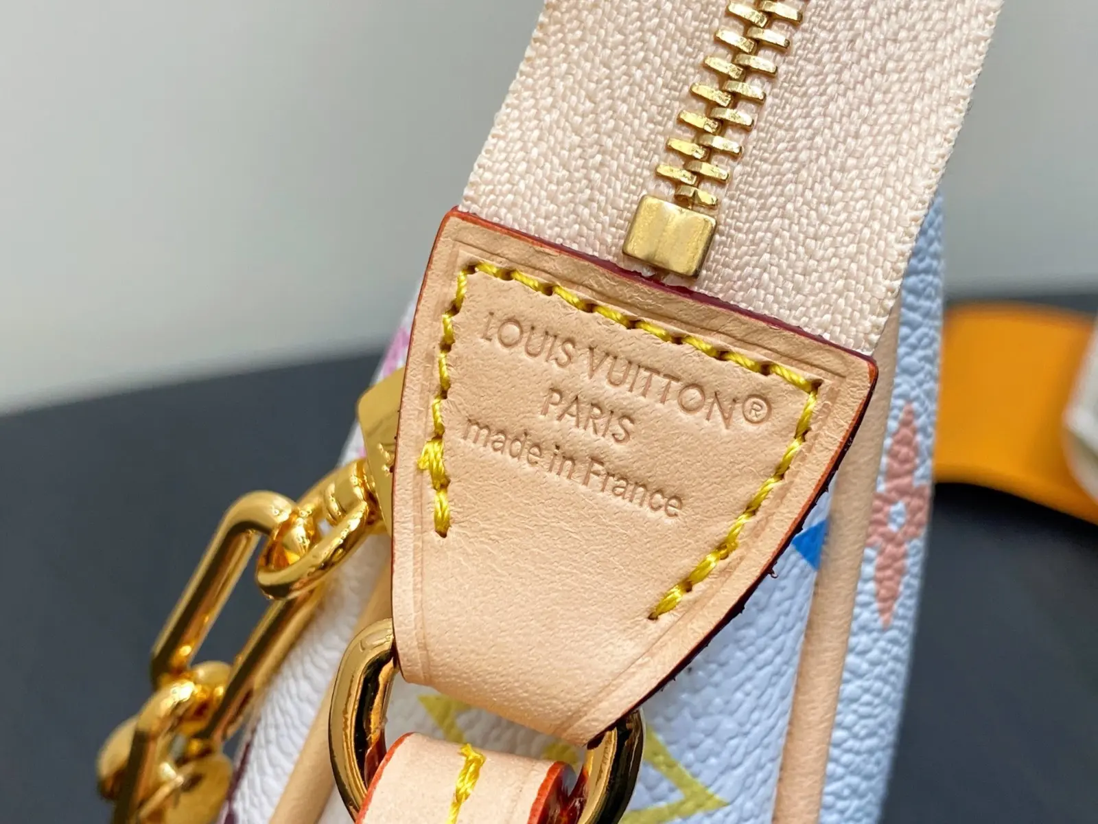 lv x tm pochette accessoires m13404 8 lv x tm pochette accessoires m13404 8