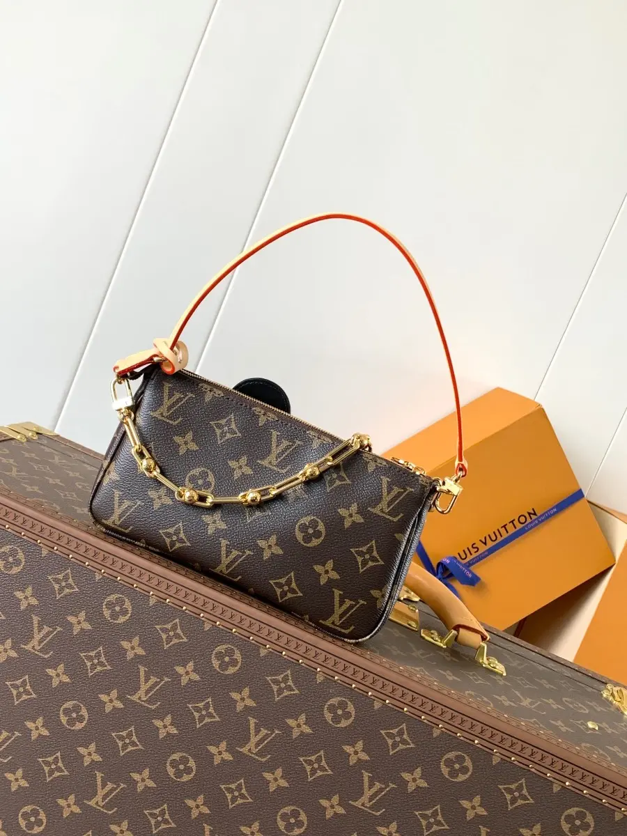 lv x tm pochette accessoires m13440 11 lv x tm pochette accessoires m13440 11