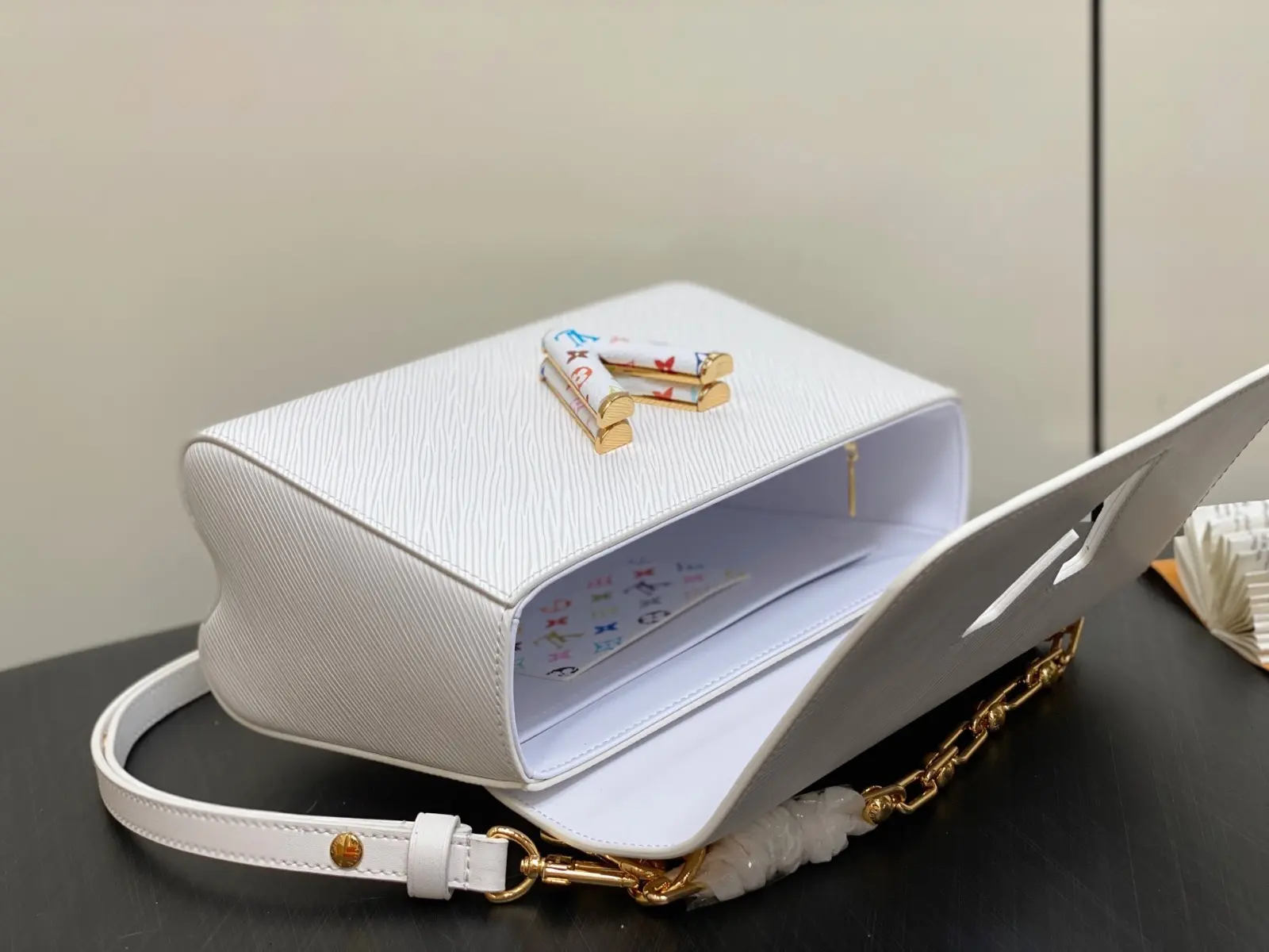 lv x tm twist mmslim m13678 10