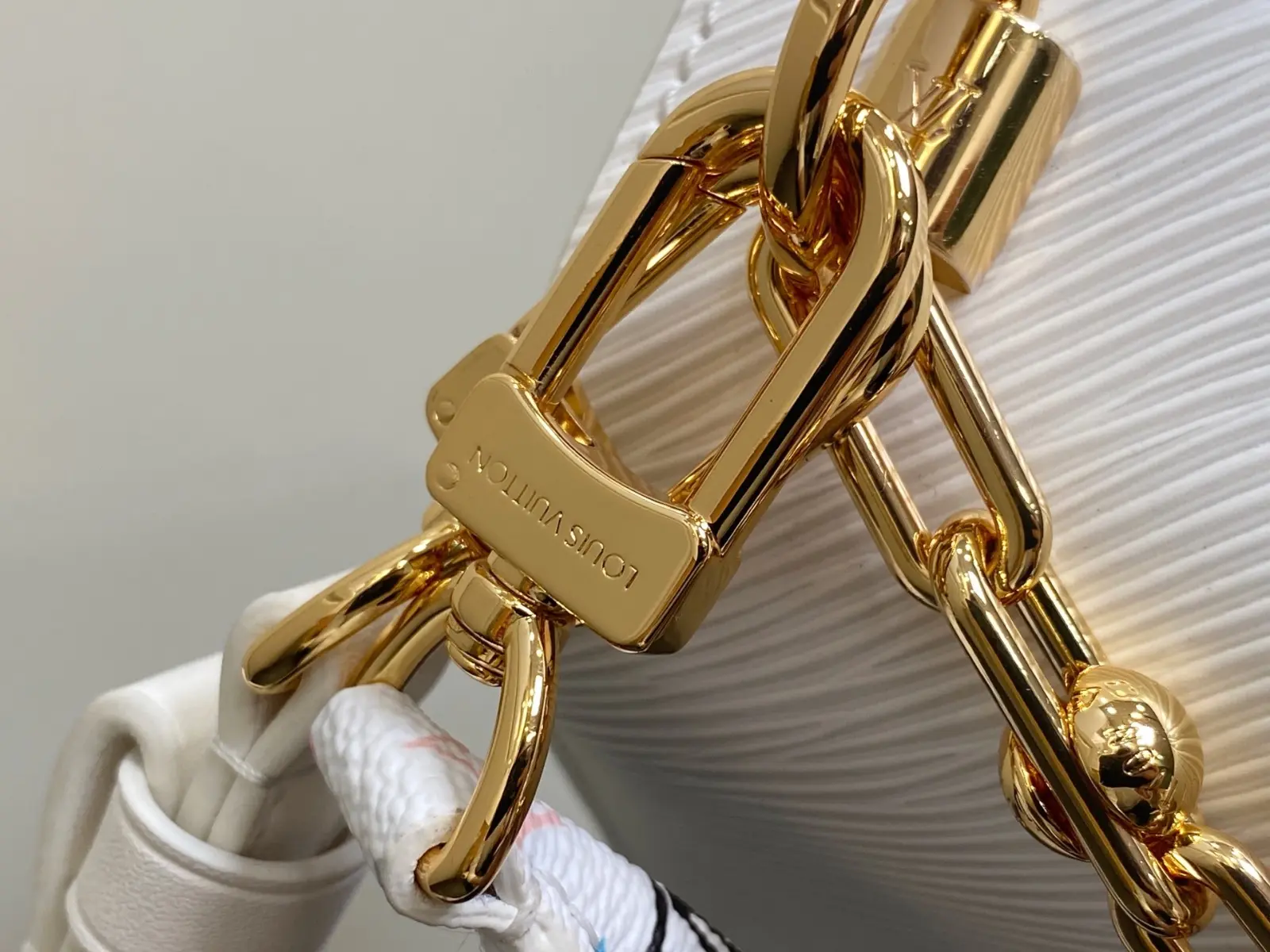 lv x tm twist mmslim m13678 3