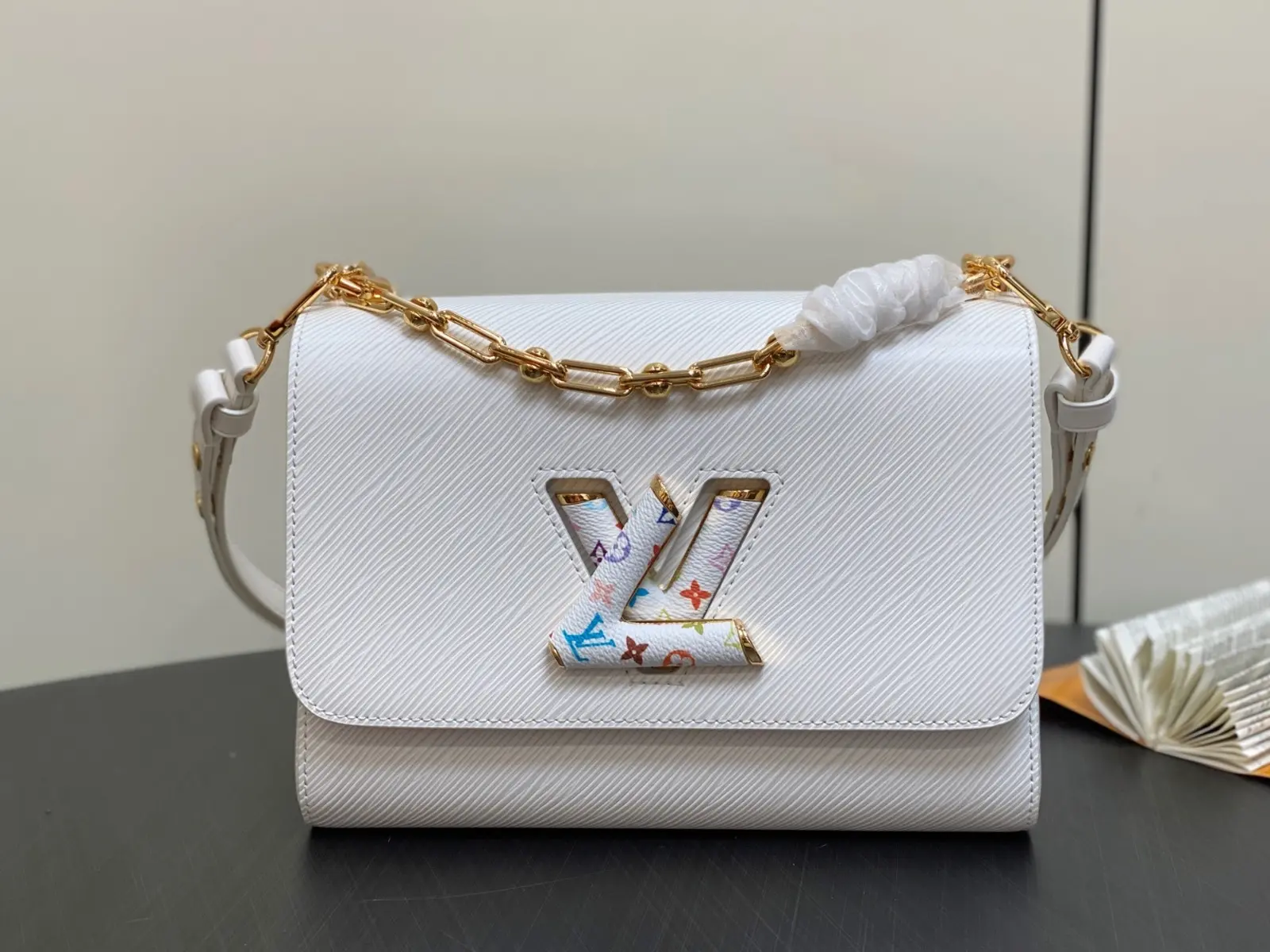lv x tm twist mmslim m13678 8