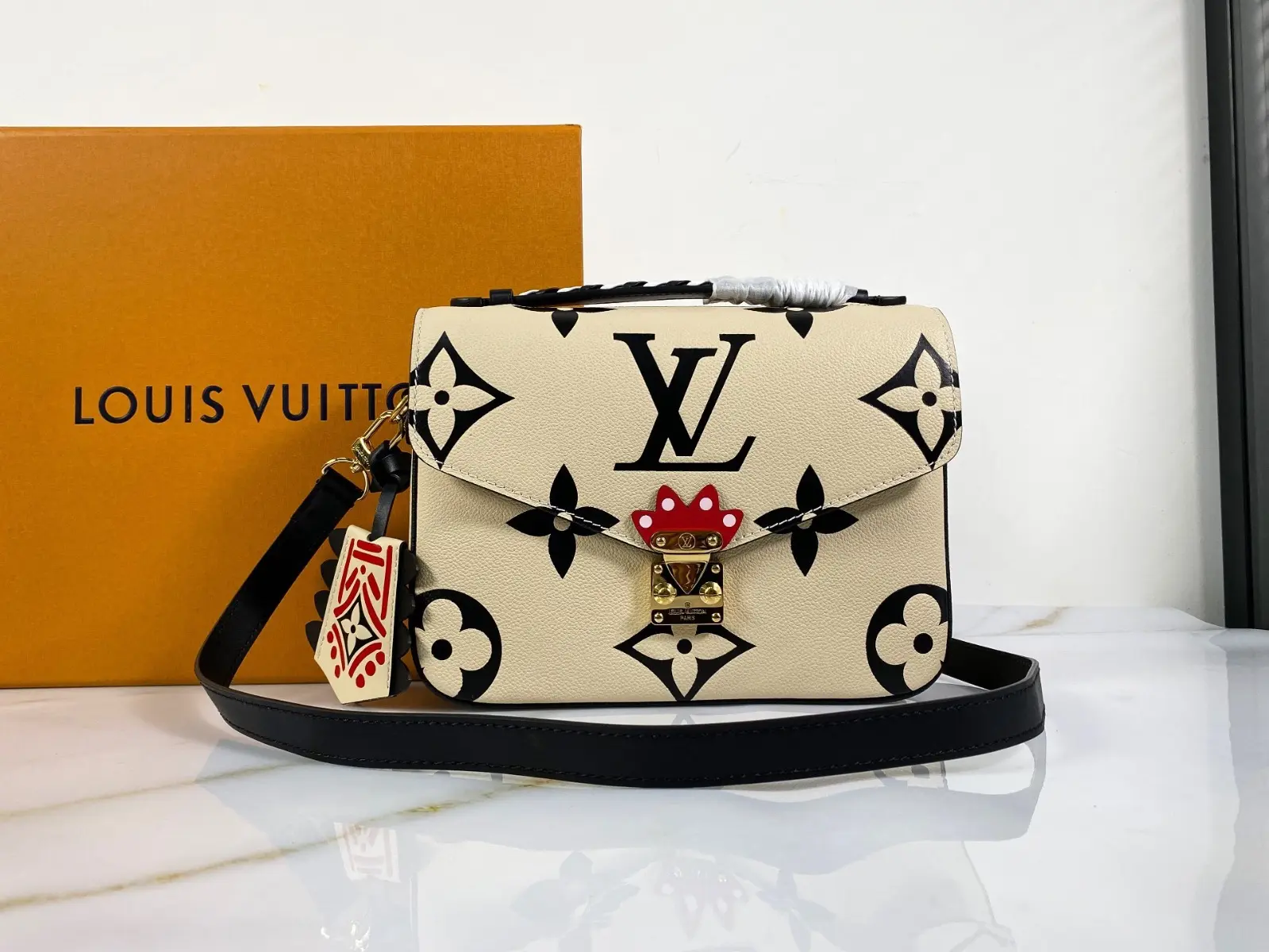 m45384 lv crafty pochette metis cream m45384 4 m45384 lv crafty pochette metis cream m45384 4
