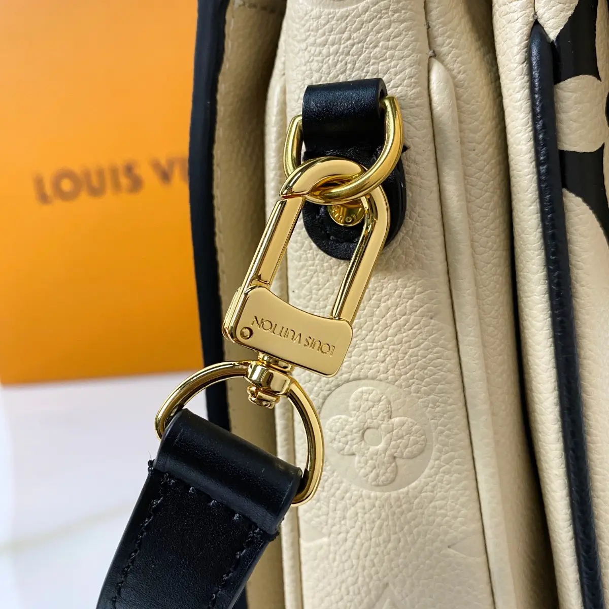 m45384 lv crafty pochette metis cream m45384 6 m45384 lv crafty pochette metis cream m45384 6