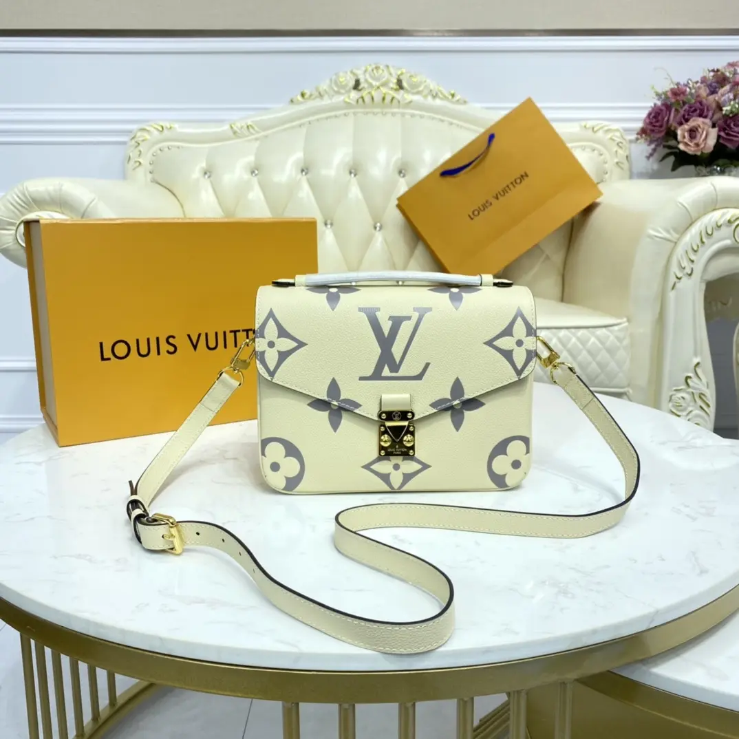 m45384 lv crafty pochette metis sliver m45384 sliver 1 m45384 lv crafty pochette metis sliver m45384 sliver 1