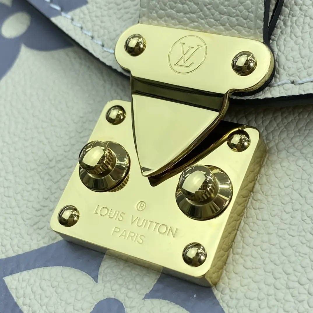 m45384 lv crafty pochette metis sliver m45384 sliver 10 m45384 lv crafty pochette metis sliver m45384 sliver 10