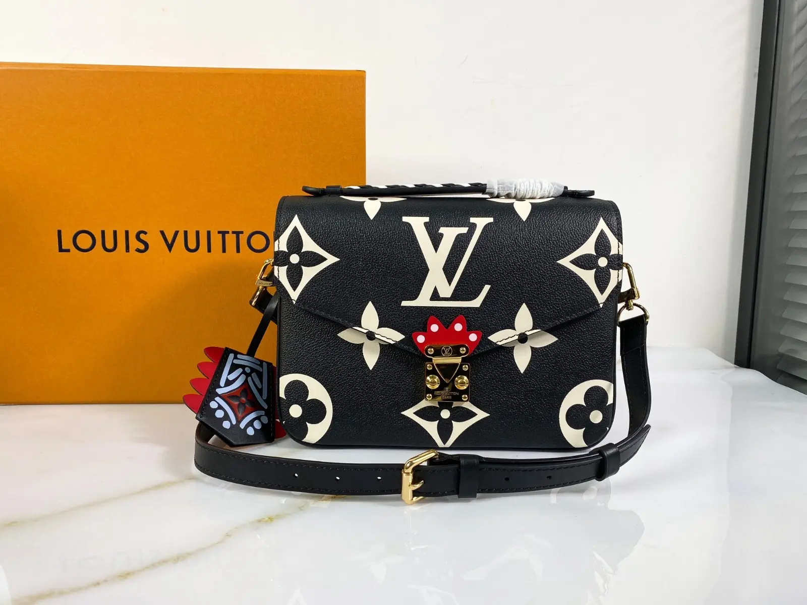 m45385 lv crafty pochette metis black m45385 3 m45385 lv crafty pochette metis black m45385 3
