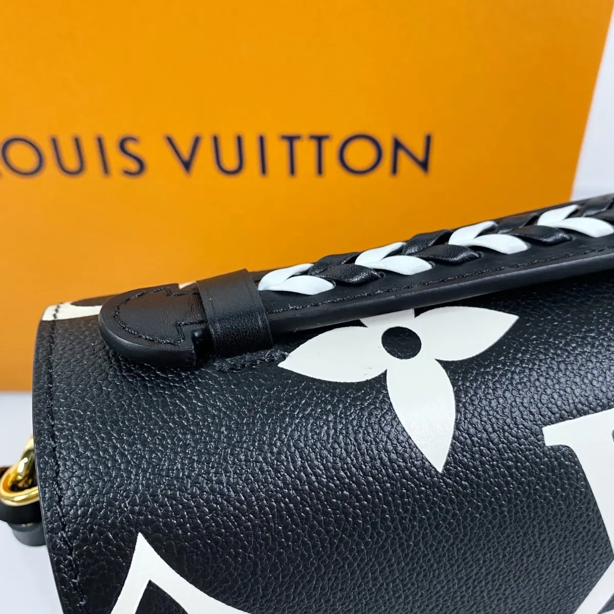 m45385 lv crafty pochette metis black m45385 6 m45385 lv crafty pochette metis black m45385 6