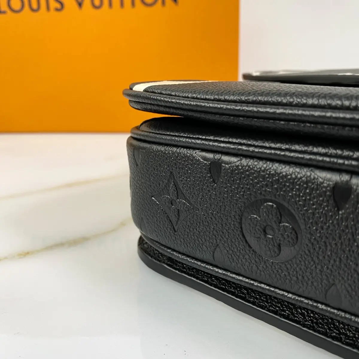 m45385 lv crafty pochette metis black m45385 7 m45385 lv crafty pochette metis black m45385 7