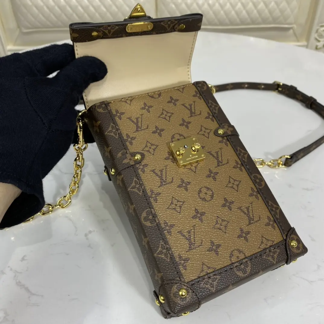 m63913 monogram canvas vertical trunk pochette m63913 8 m63913 monogram canvas vertical trunk pochette m63913 8