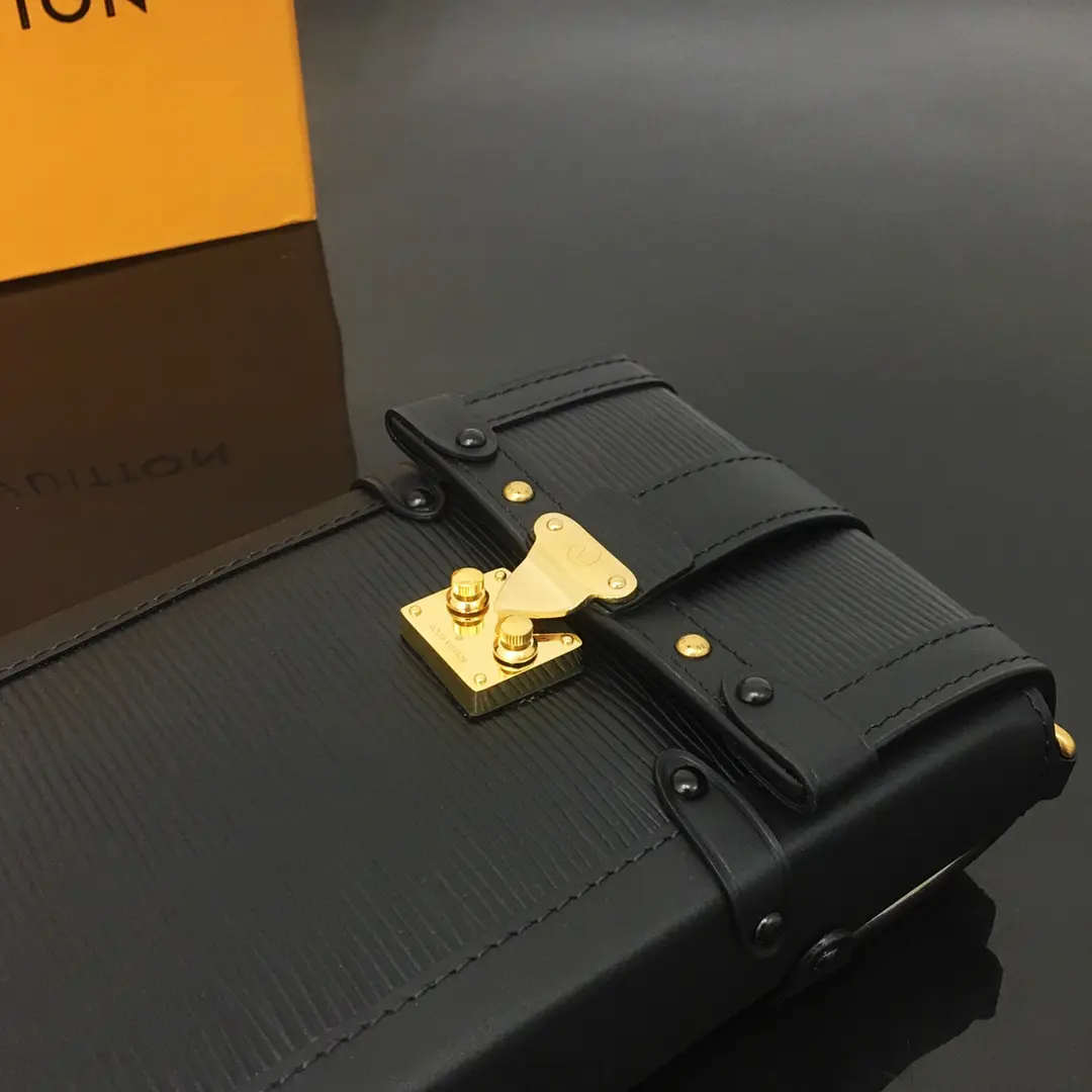 m67871 epi vertical trunk pochette m67871 3