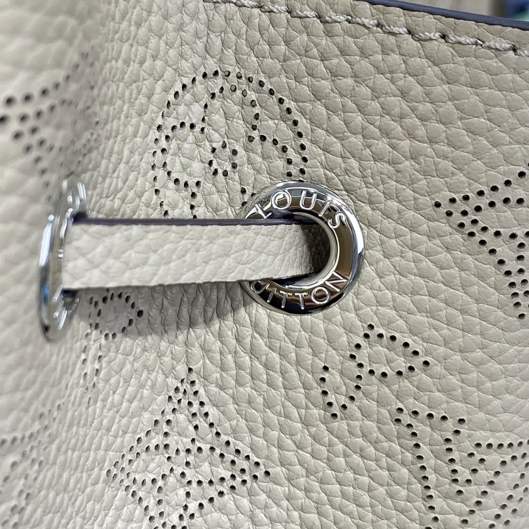 mahina calf bella tote m59201 2