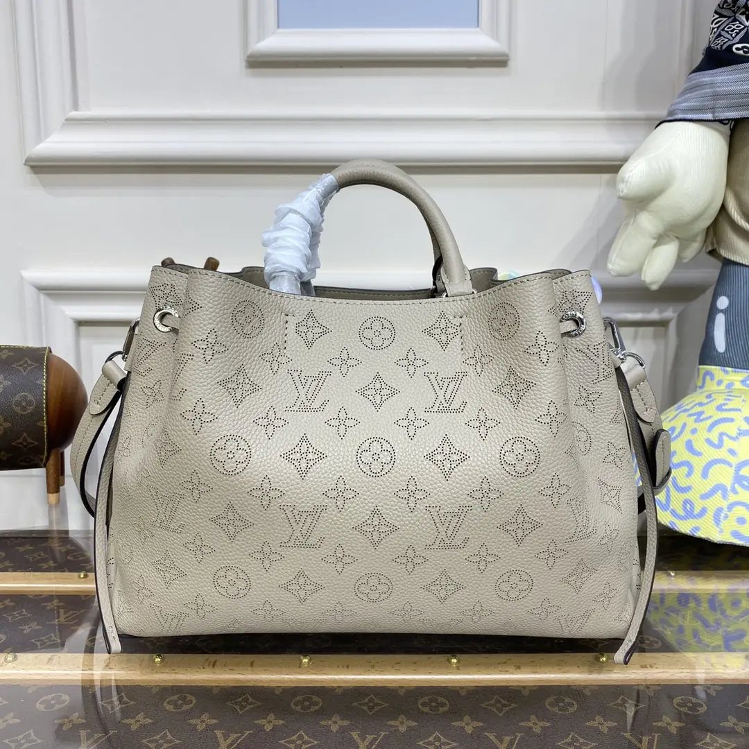 mahina calf bella tote m59201 4