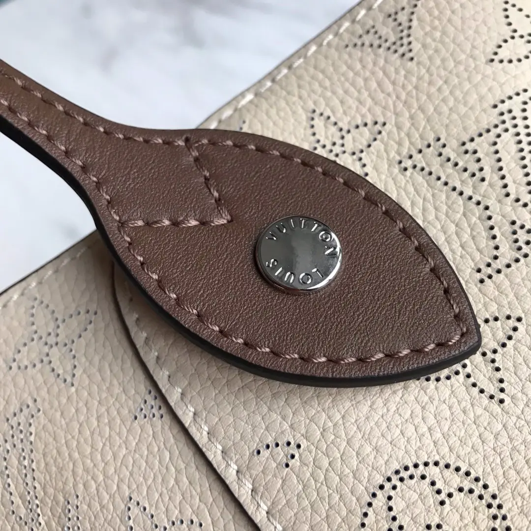 mahina leather hina pm creme beige m51950 2