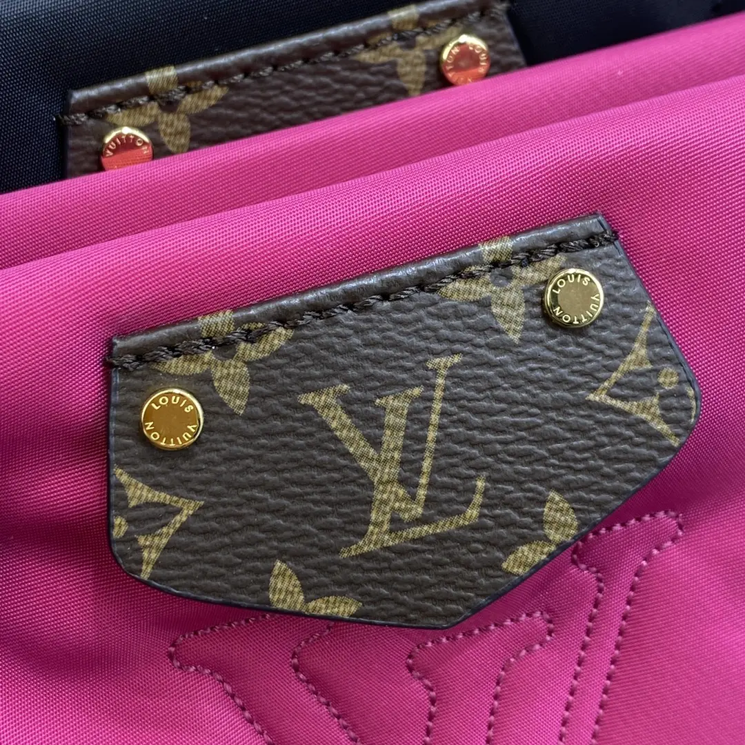 maxi multi pochette accessoires bag fuchsia m58980 6 maxi multi pochette accessoires bag fuchsia m58980 6