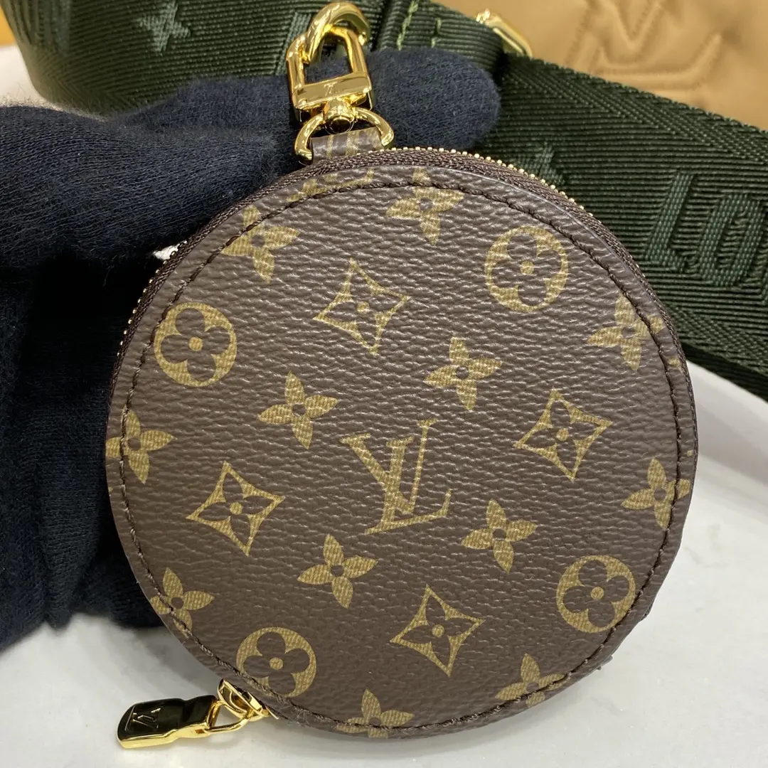 maxi multi pochette accessoires bag khaki green m58977 8 maxi multi pochette accessoires bag khaki green m58977 8