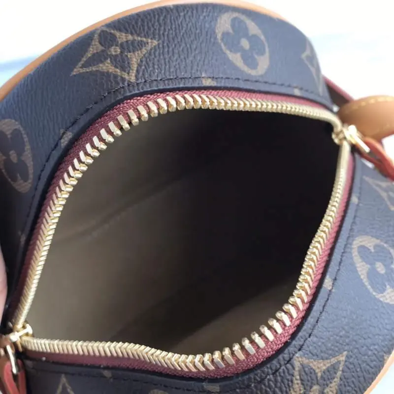 monogram canvas boite chapeau souple pm m45149 11 monogram canvas boite chapeau souple pm m45149 11