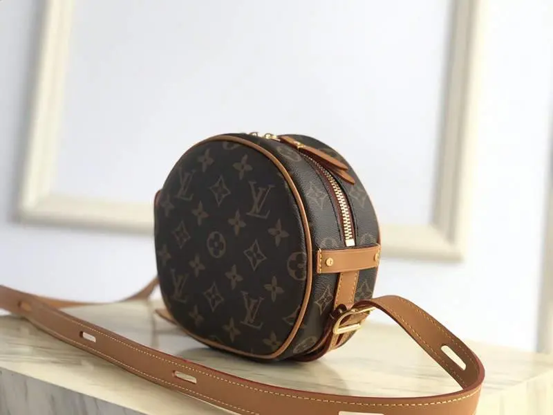 monogram canvas boite chapeau souple pm m45149 5 monogram canvas boite chapeau souple pm m45149 5