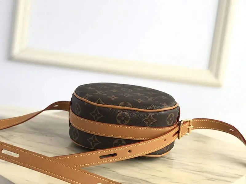 monogram canvas boite chapeau souple pm m45149 8 monogram canvas boite chapeau souple pm m45149 8