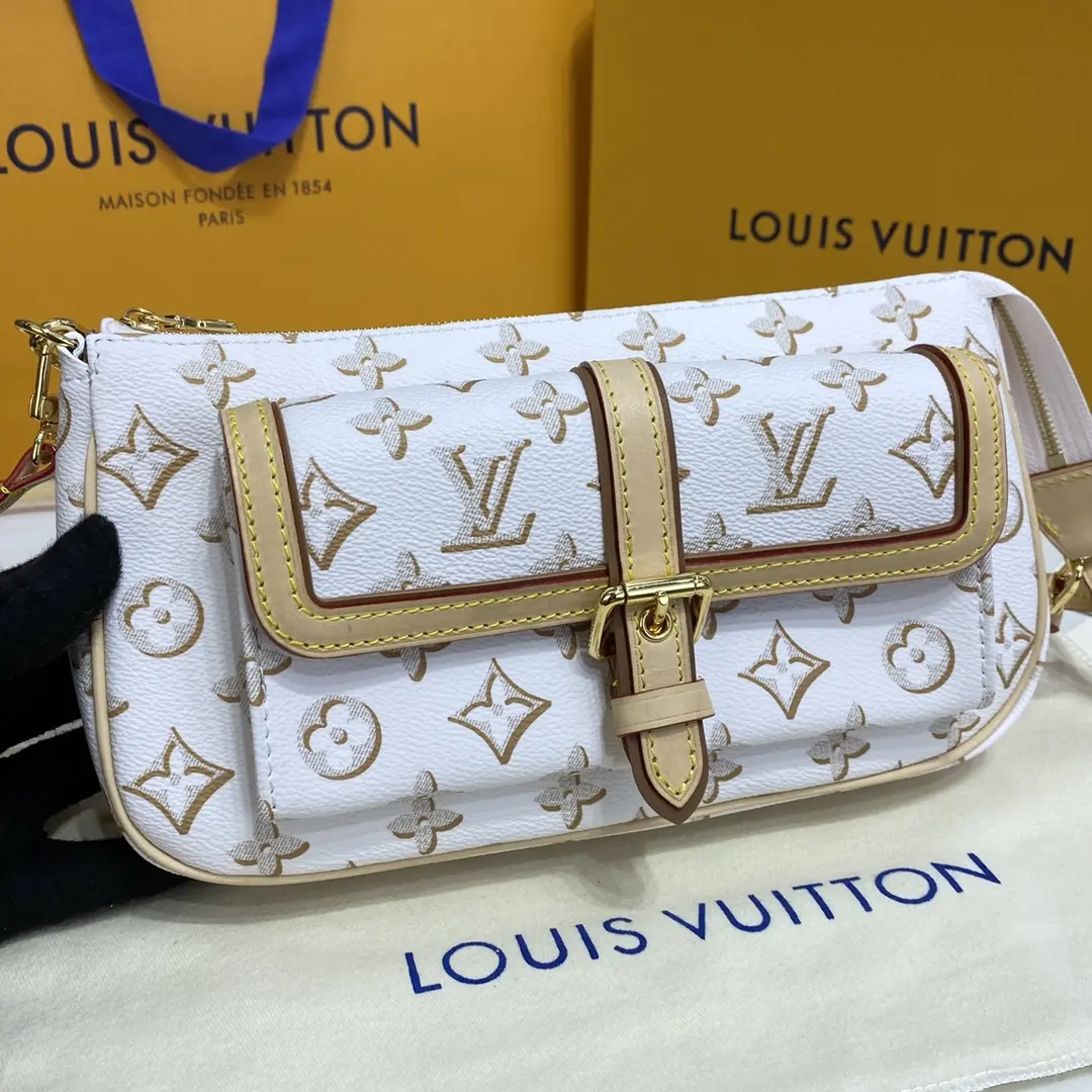 monogram canvas maxi multi pochette accessoires handbag m20920 3 monogram canvas maxi multi pochette accessoires handbag m20920 3