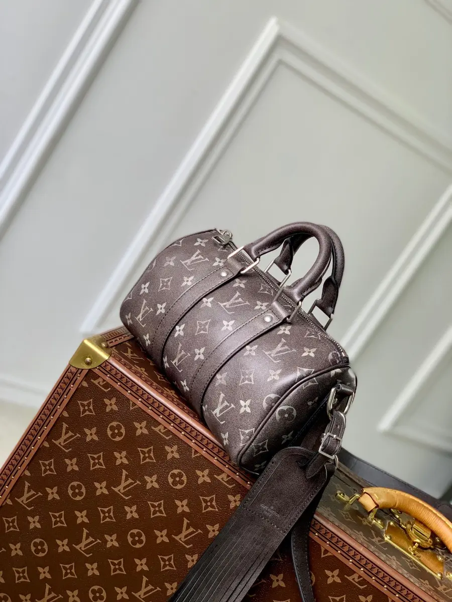 monogram christopher keepall bandouliere 25 m11595 11 monogram christopher keepall bandouliere 25 m11595 11