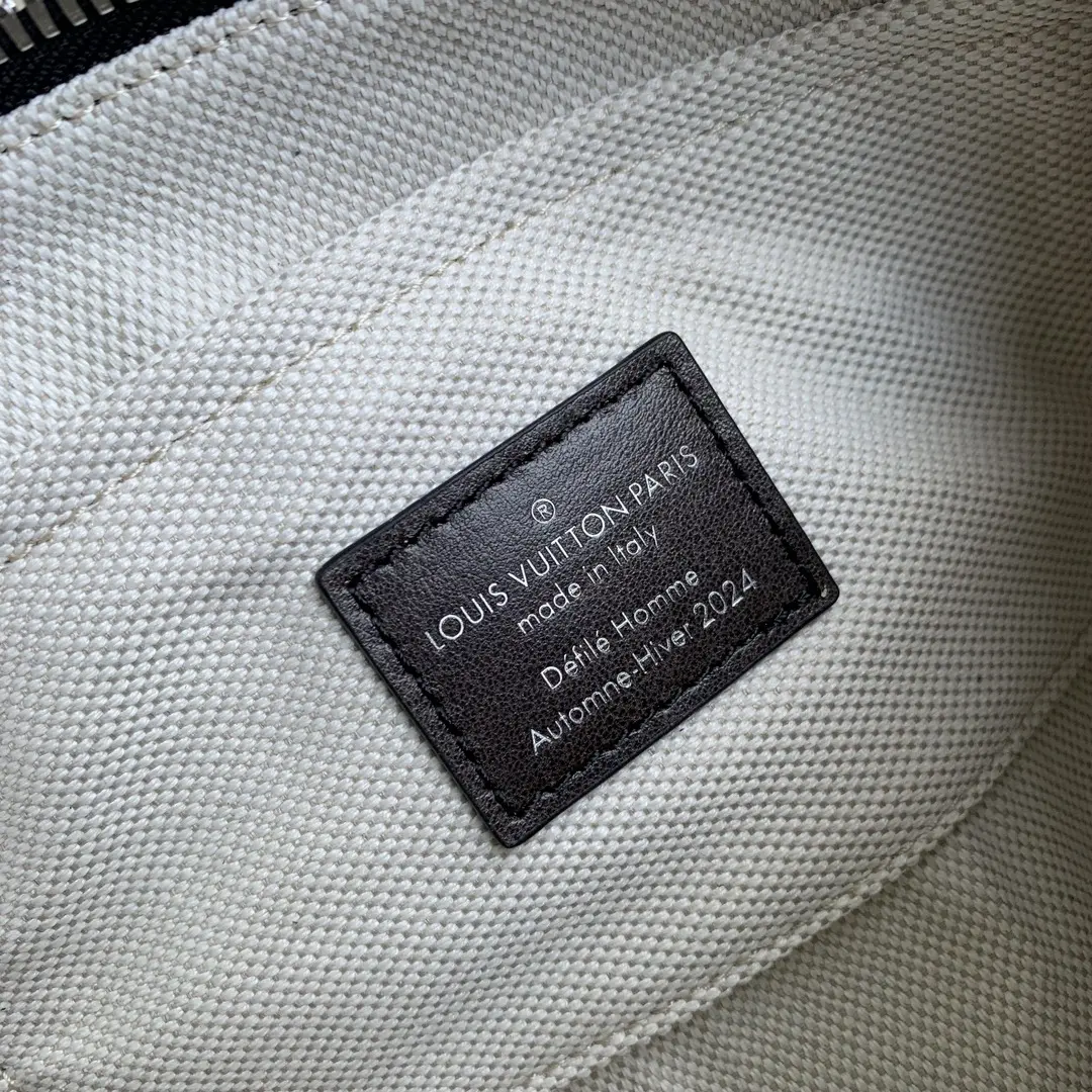monogram christopher keepall bandouliere 25 m11595 6 monogram christopher keepall bandouliere 25 m11595 6