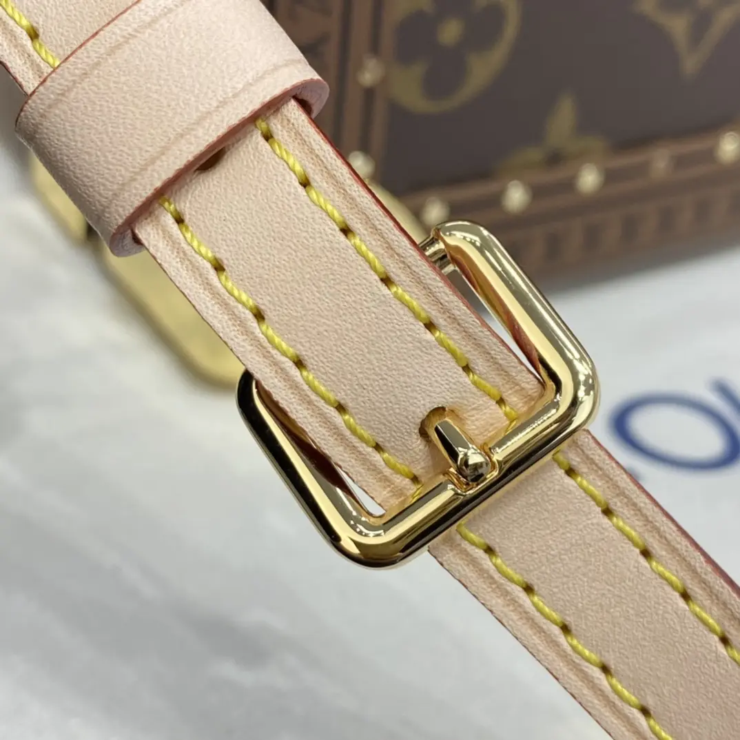 monogram coated coffret tresor 20 valisette tresor m45673 9 monogram coated coffret tresor 20 valisette tresor m45673 9