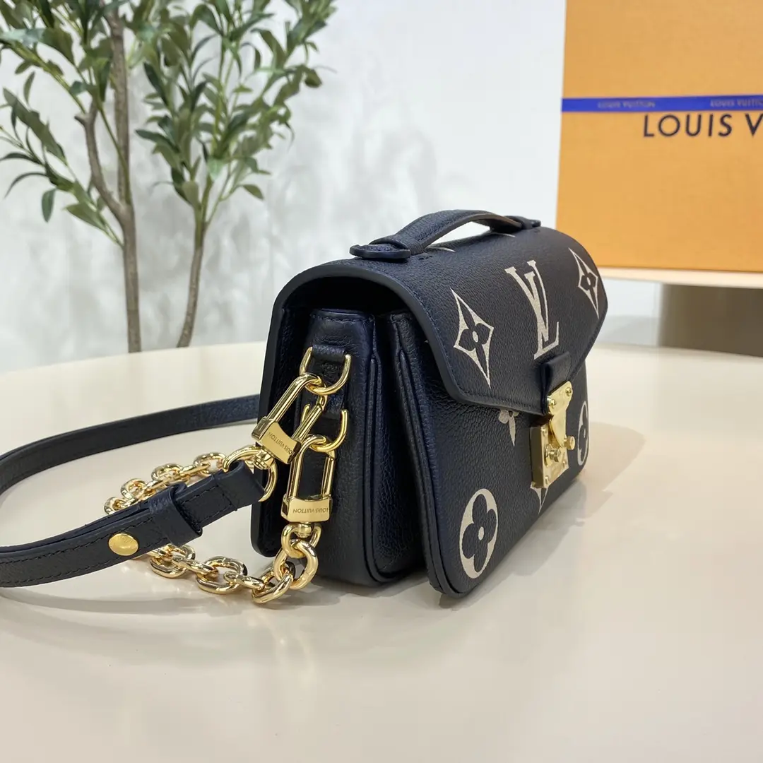 monogram empreinte pochette metis east west m46596 4