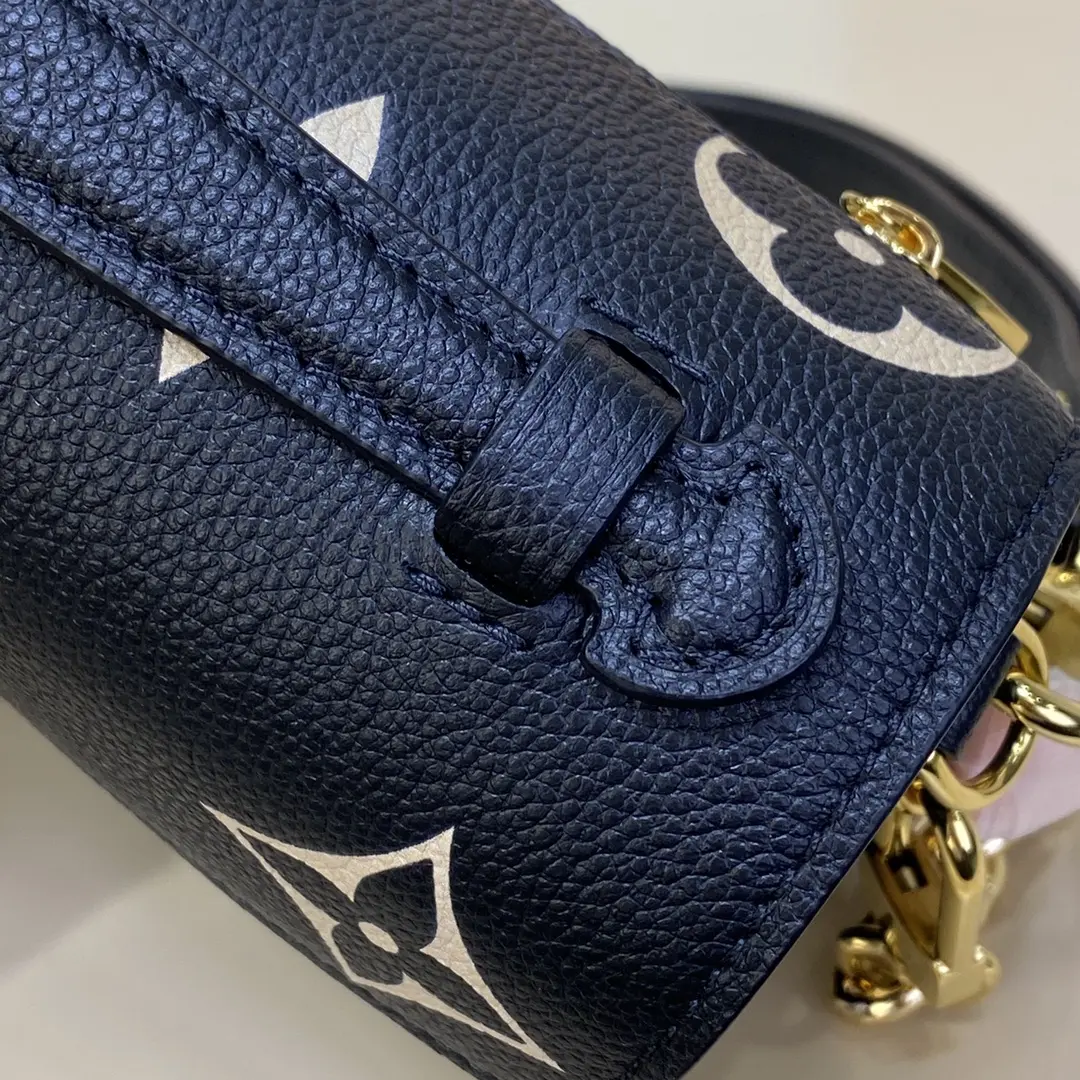 monogram empreinte pochette metis east west m46596 9