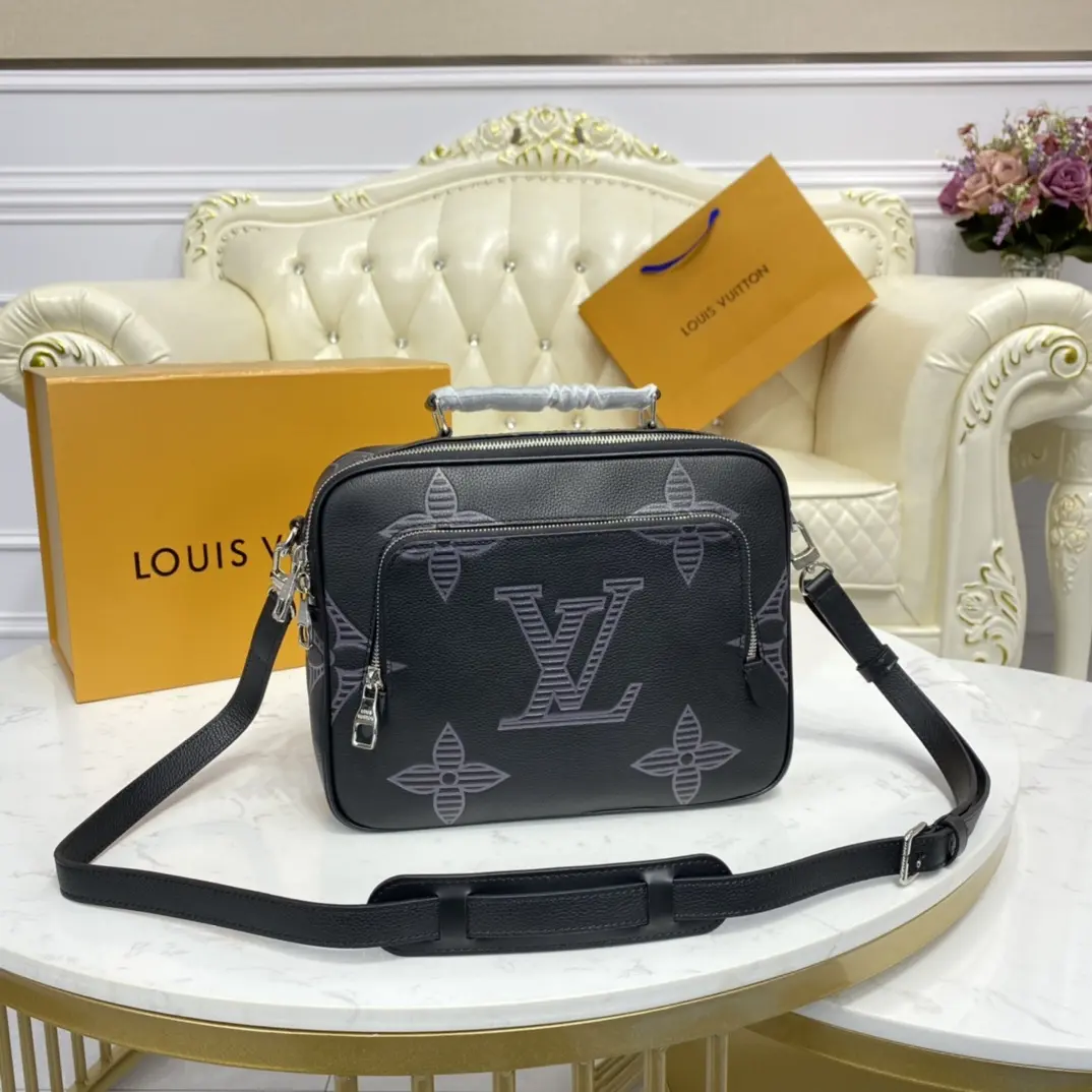monogram flight case m57287 4